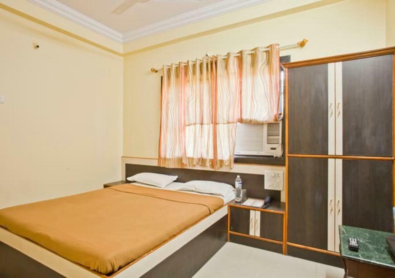 Hotel Sai Ganesh Širdi Exteriér fotografie