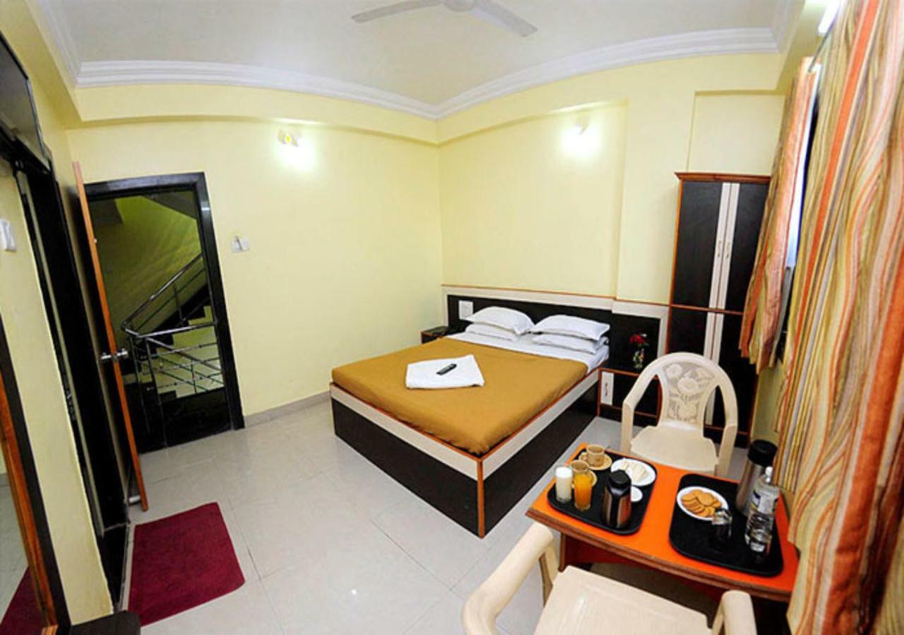 Hotel Sai Ganesh Širdi Exteriér fotografie