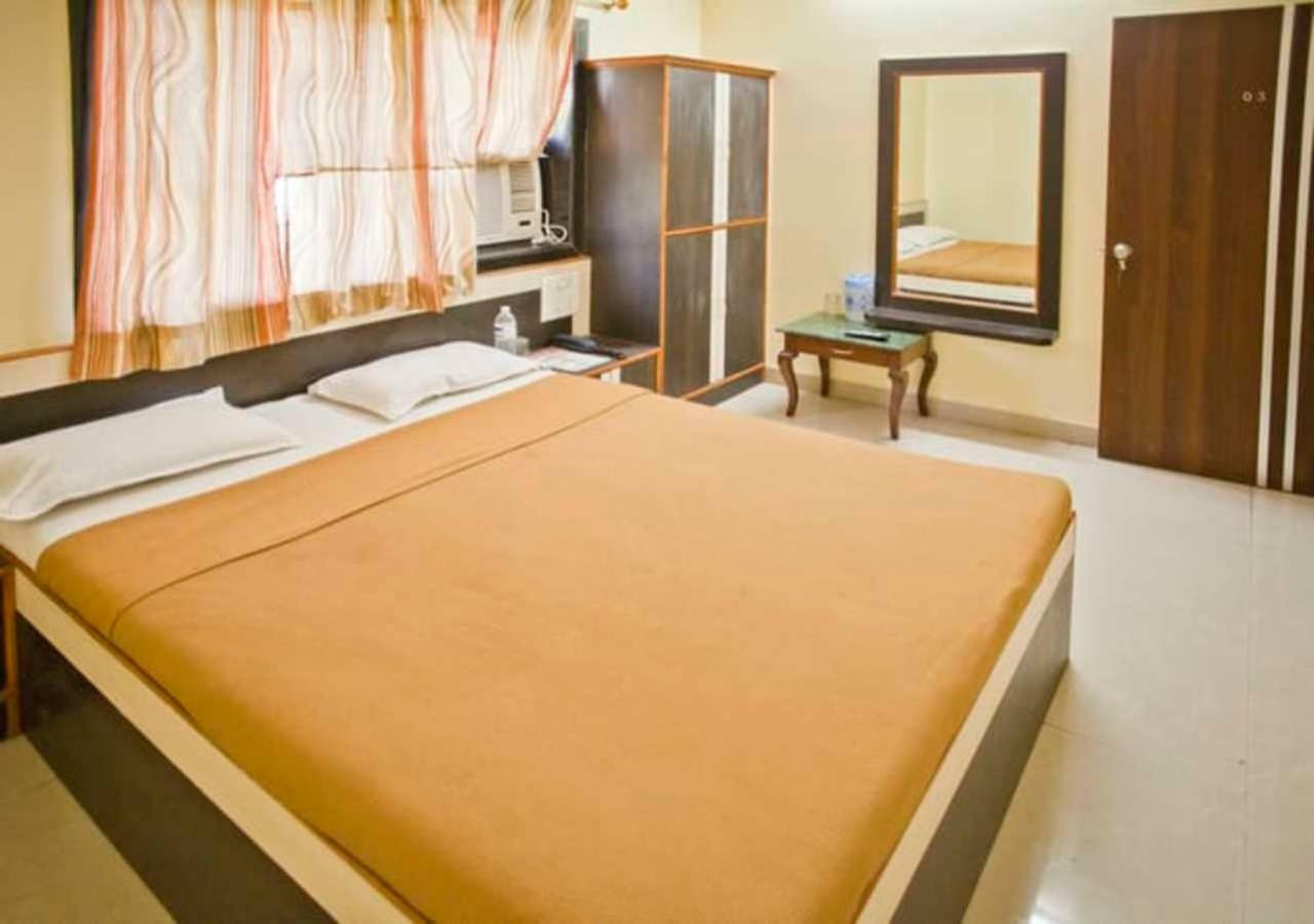 Hotel Sai Ganesh Širdi Exteriér fotografie